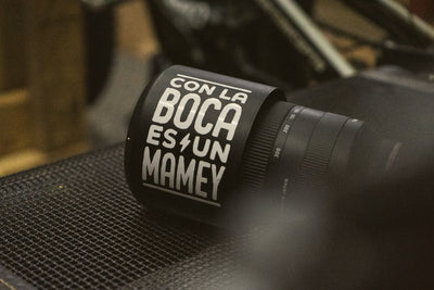 APP CON LA BOCA ES UN MAMEY STICKER